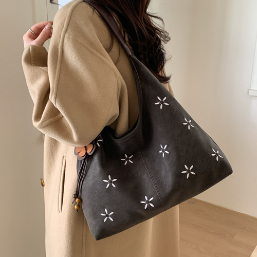 小众文艺复古大容量包包女2026新款上班通勤单肩腋下包托特水桶包