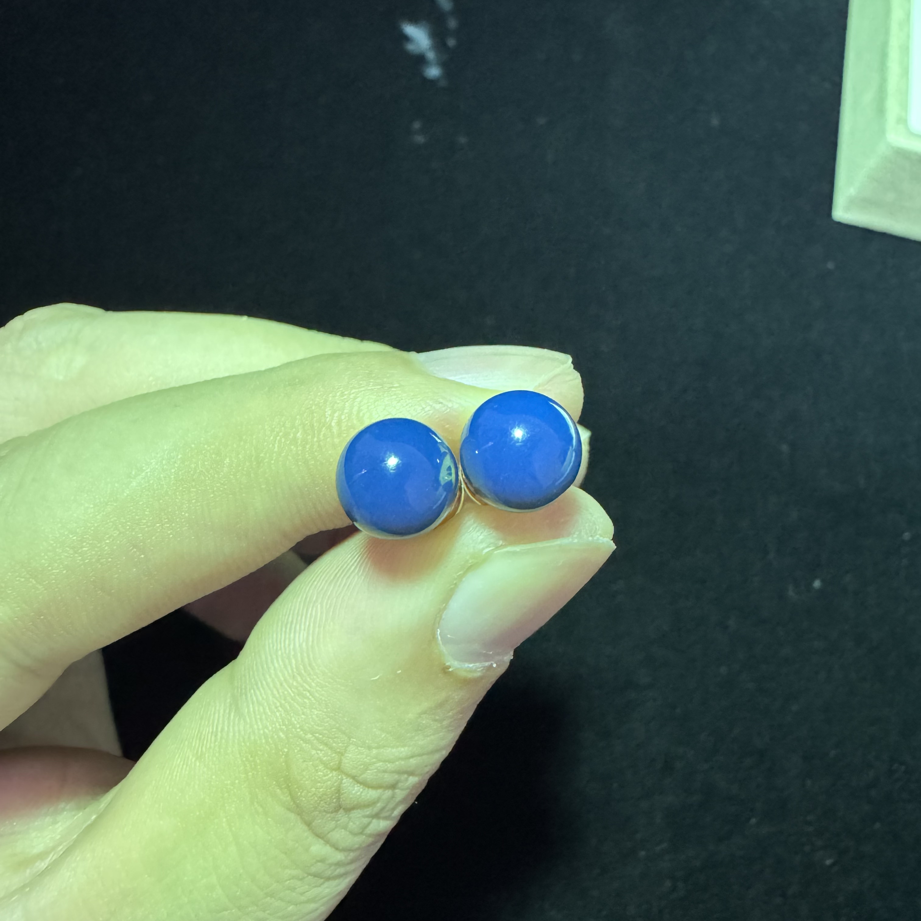 18K金镶多米尼加5A净水皇家蓝耳钉8mm