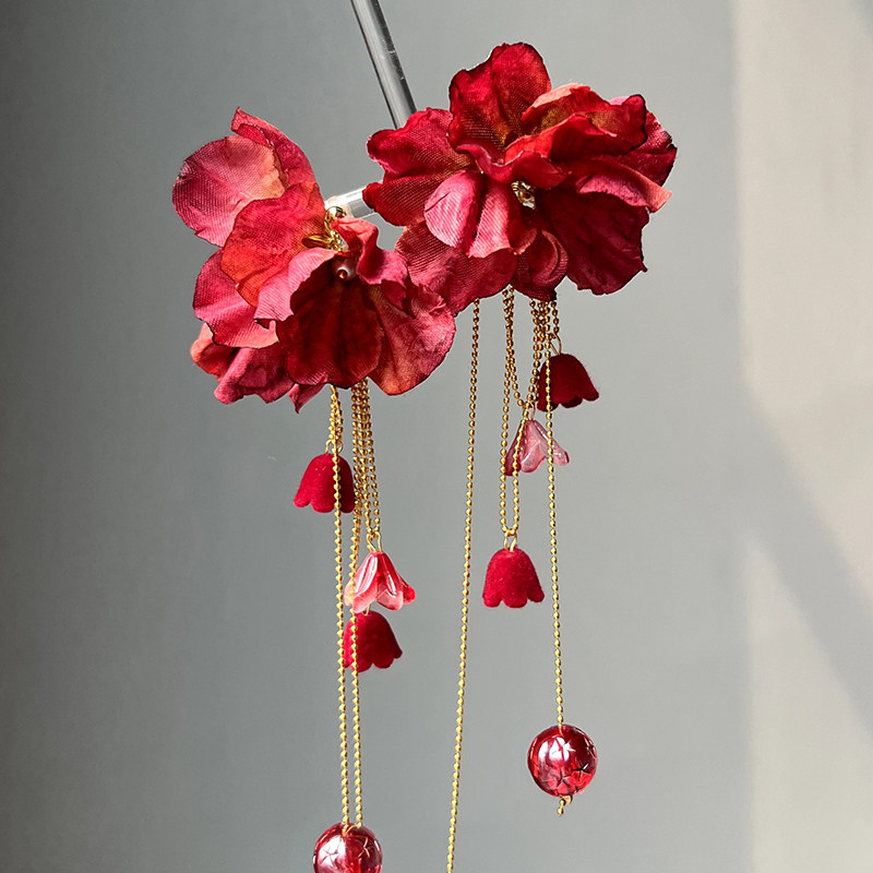悦己红色花朵长款流苏夸张耳饰女度假风耳钉无耳洞耳夹高级感耳环