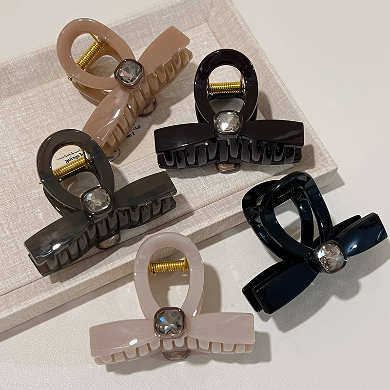 蝴蝶结抓夹水晶百搭少女感鲨鱼夹ins小香风网红后脑勺发夹多发