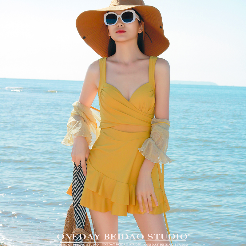 泳衣女连体新款泳装高级感性感纯欲风小胸大胸泳衣保守泡温泉泳装