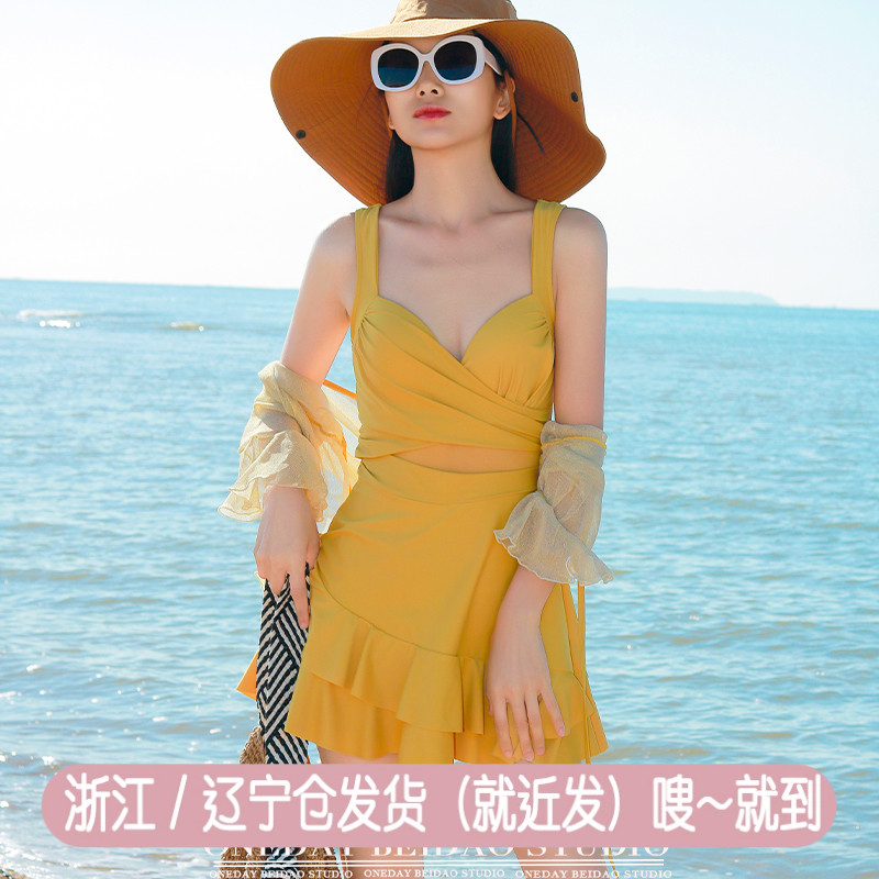 泳衣女连体新款泳装高级感性感纯欲风小胸大胸泳衣保守泡温泉泳装
