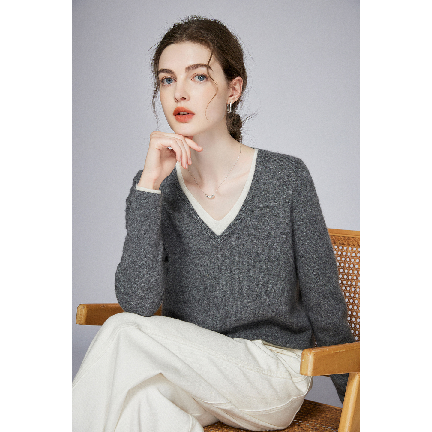 秋冬拼色假两件V领羊绒衫女款