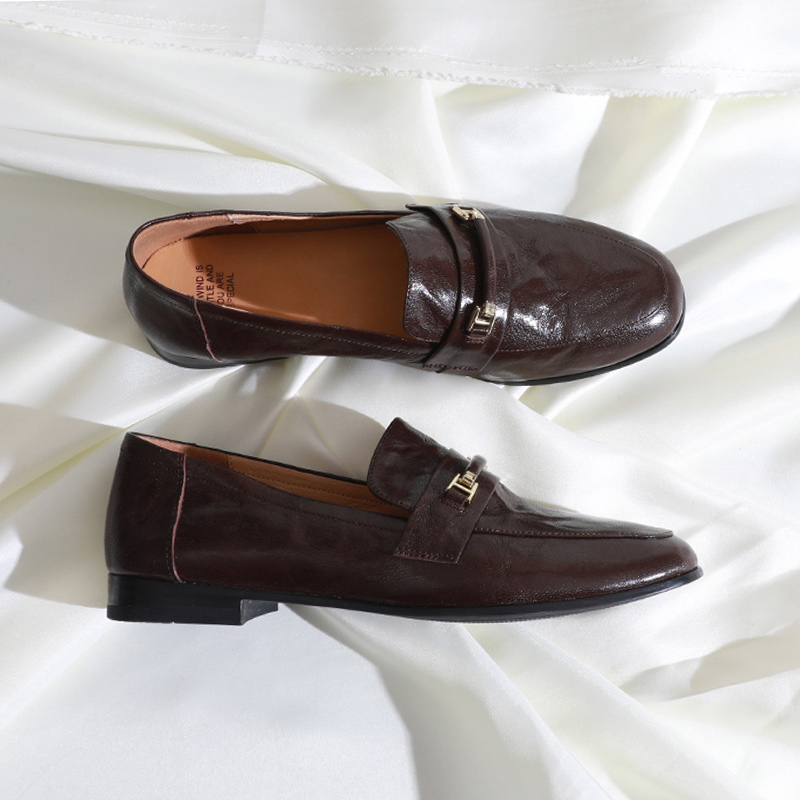 莲花府邸粗跟乐福鞋复古