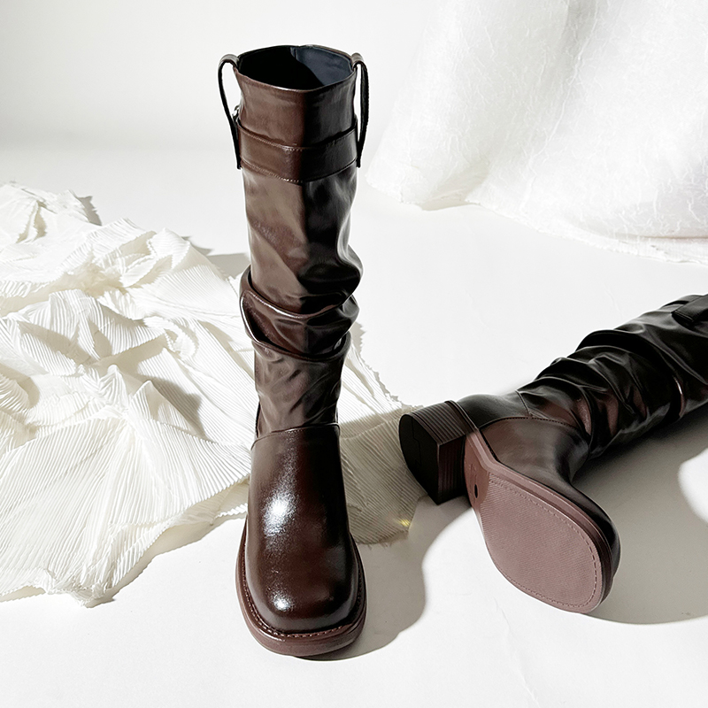 莲花府邸圆头粗跟骑士靴