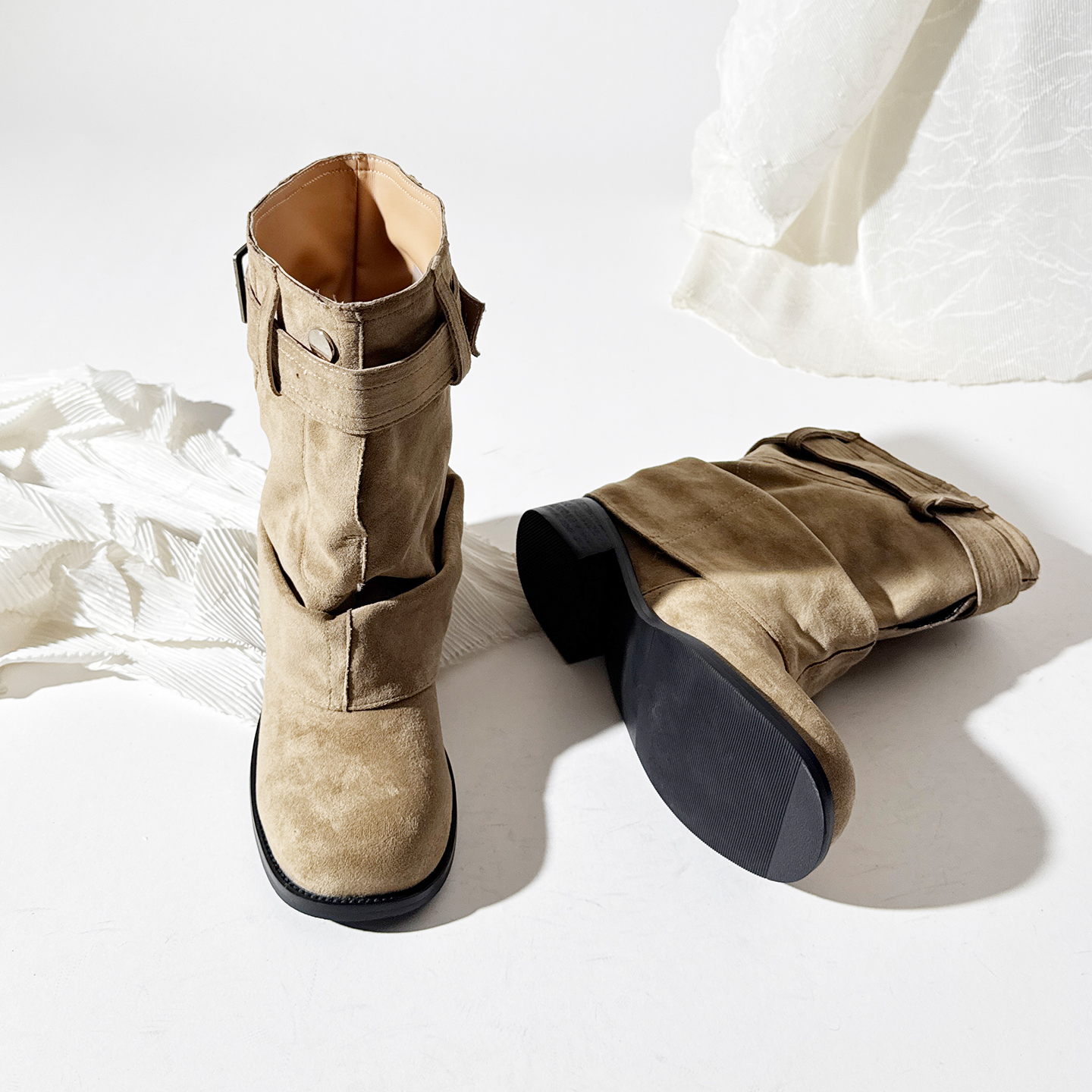 时尚圆头短筒皮带扣西部靴粗跟