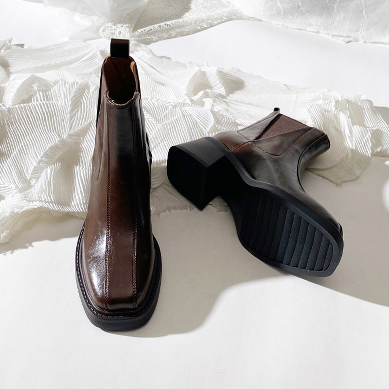 莲花府邸粗跟猪皮切尔西靴方头