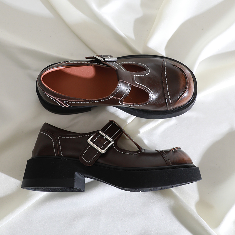 莲花府邸复古圆头丁字扣单鞋猪皮