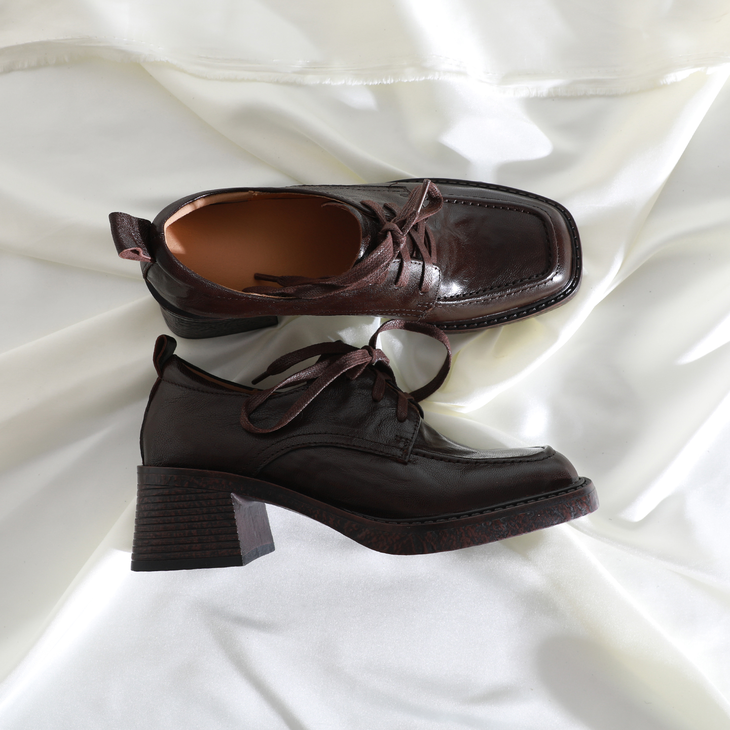 莲花府邸复古简约百搭粗跟小皮鞋