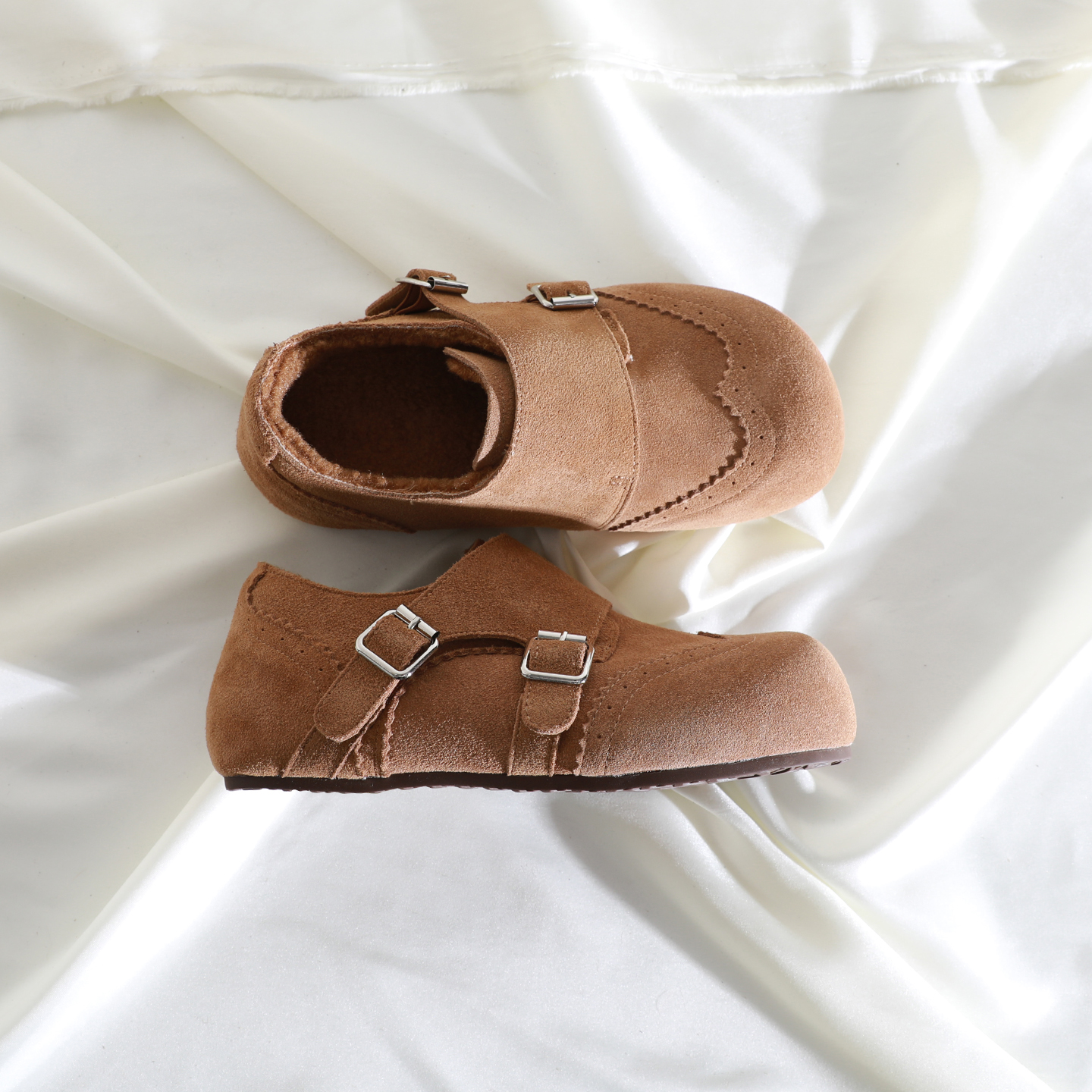 简约圆头深口皮带扣长绒毛毛鞋