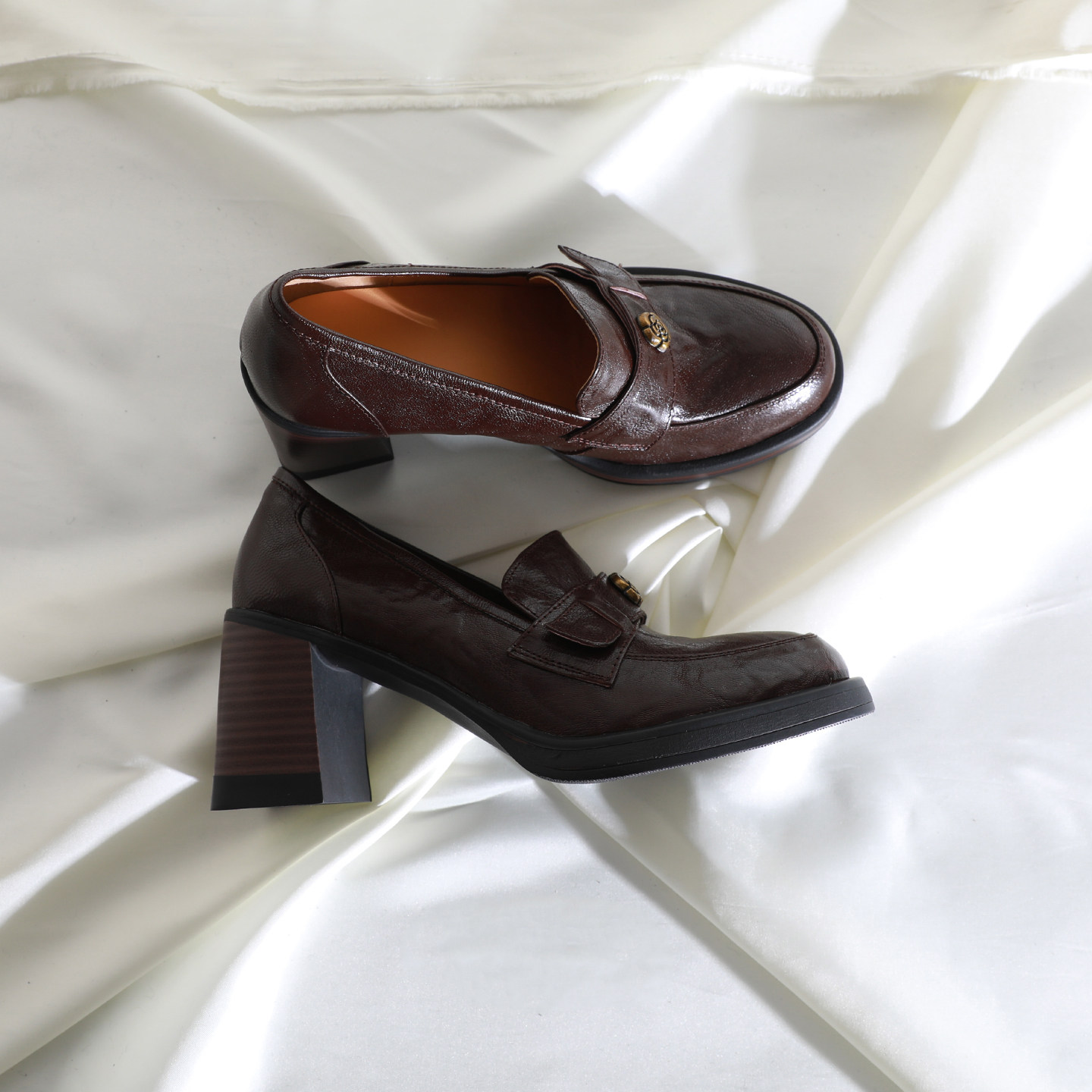 莲花府邸2026春季中口单鞋简约通勤高跟鞋百搭粗跟羊皮工作鞋女鞋,女鞋,深口单鞋,淘宝优惠券,粉丝福利购,淘宝优惠卷