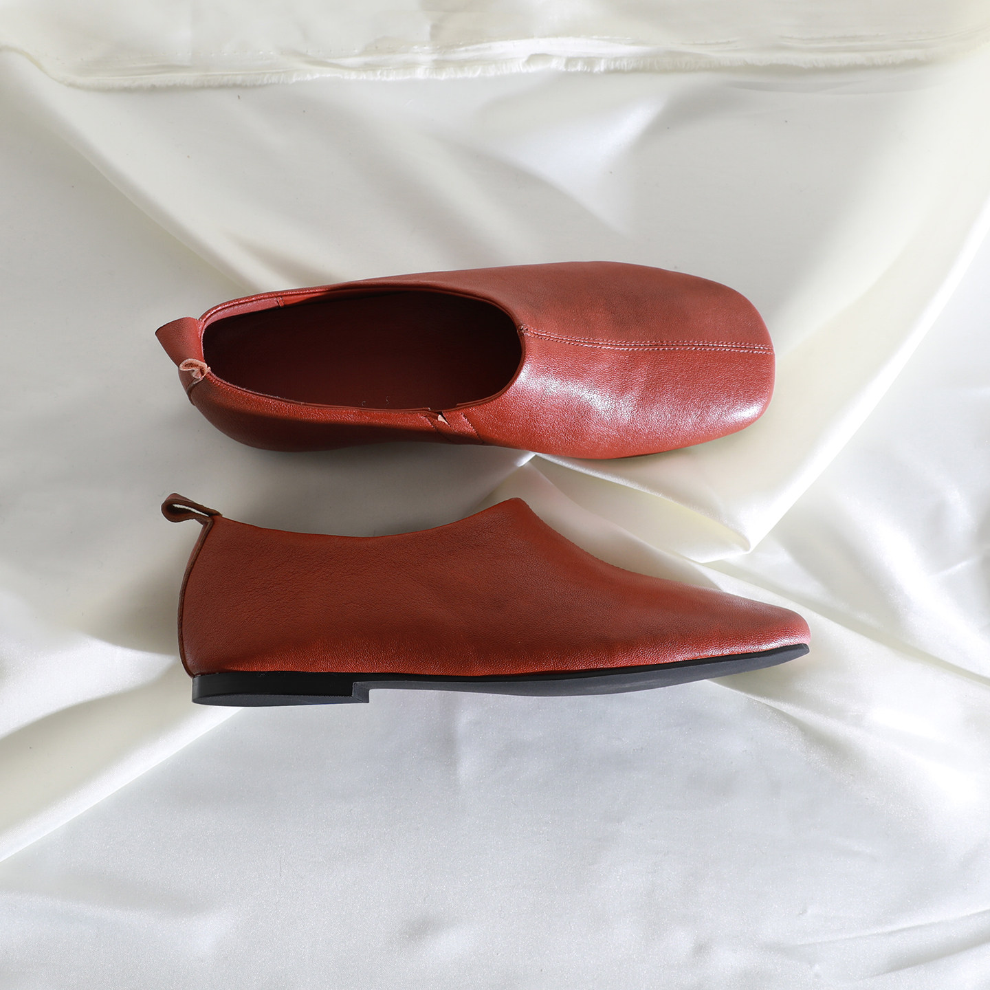 莲花府邸2026春季简约单鞋方头中口一脚蹬奶奶鞋舒适百搭羊皮平底,女鞋,深口单鞋,淘宝优惠券,粉丝福利购,淘宝优惠卷