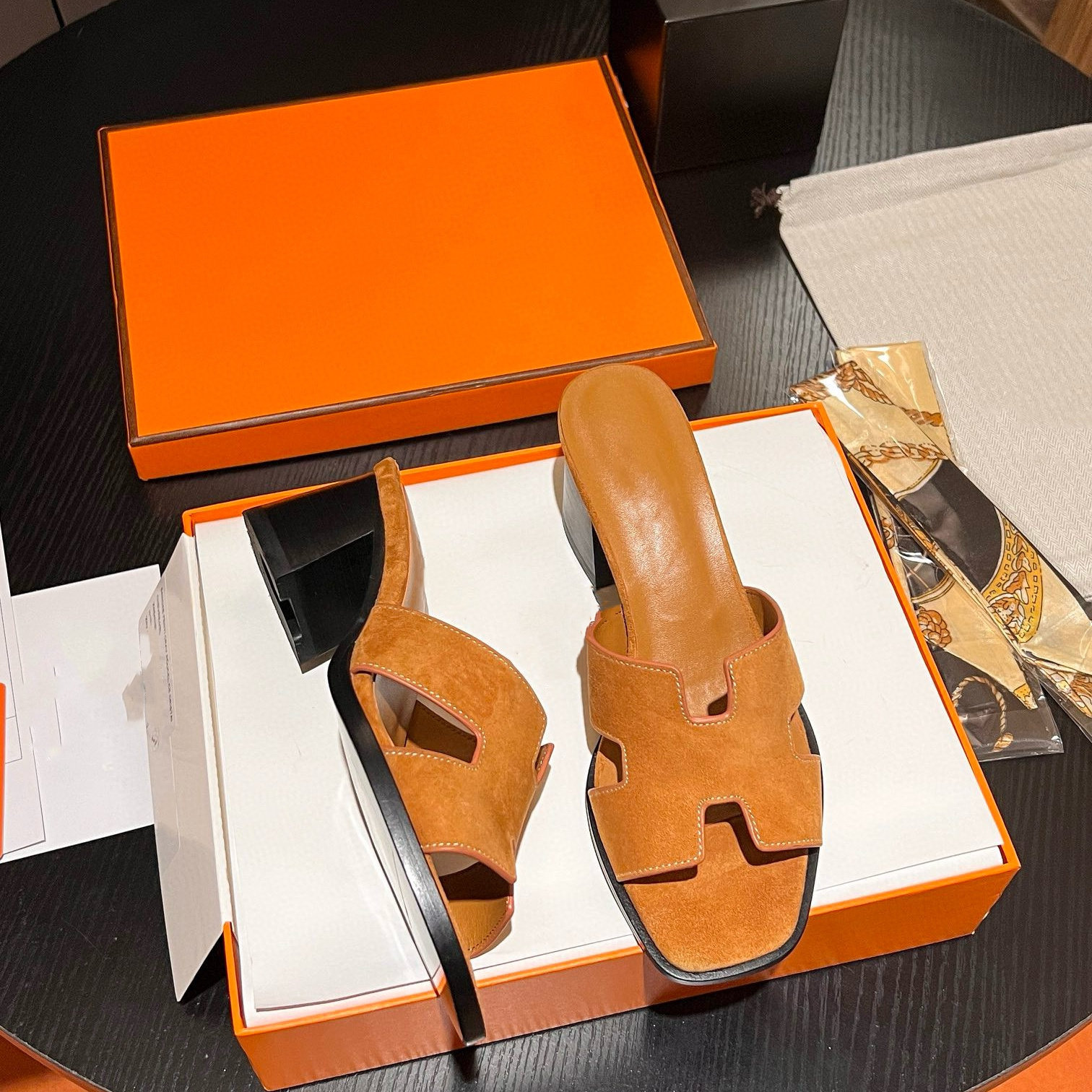 2024春夏季新品高跟露趾拖鞋女外穿真皮方头粗跟中跟夏沙滩凉拖鞋