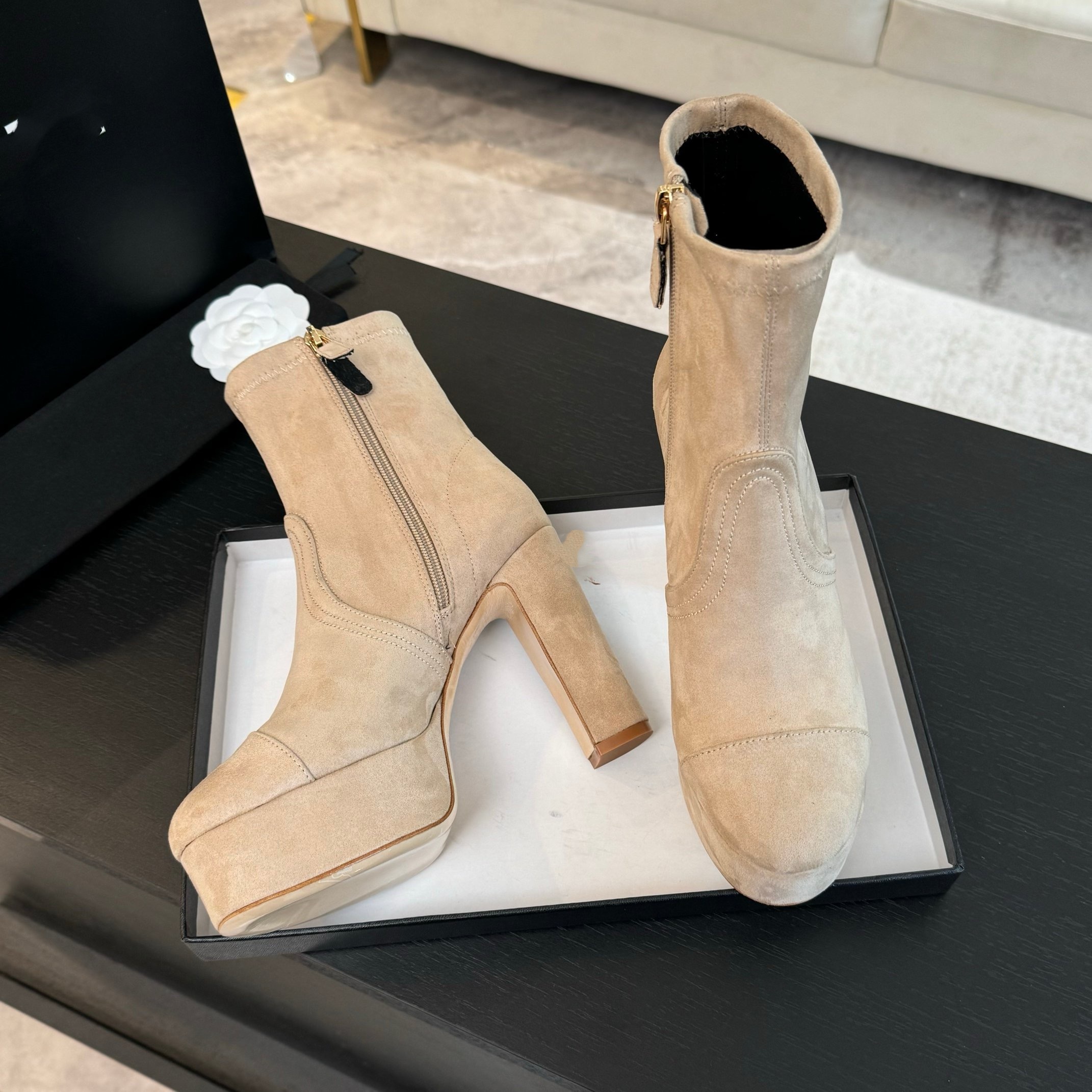 thumbnail for 2025 Fall/Winter New Xiaoxiangfeng Genuine Leather Boots Women's Thick Heels High Heels Women's Boots Skinny Skinny Boots Versatile Zipper Martin Boots