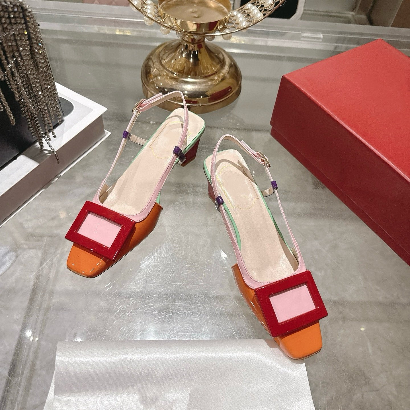 2026新款欧美风拼色真皮方扣粗跟包头凉鞋女气质时尚一字扣高跟鞋,女鞋,时装凉鞋,淘宝优惠券,粉丝福利购,淘宝优惠卷