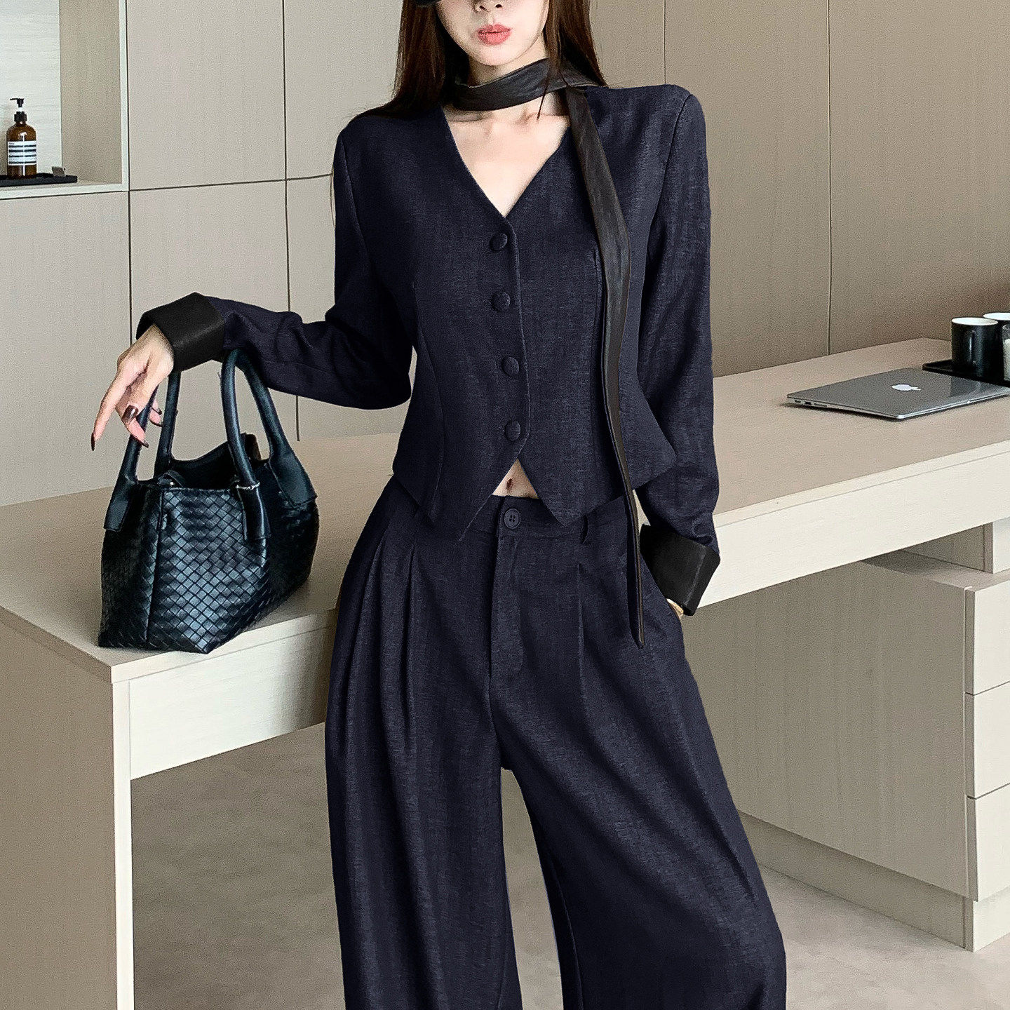 高级感气质小香风西装套装女早秋设计感飘带西服外套阔腿裤两件套