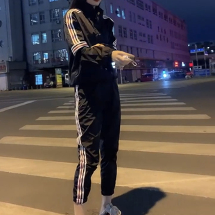 防晒透气拼接百搭显瘦两件套运动服 洋气休闲运动套装 春夏新款 时尚