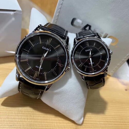 卡西欧情侣真皮石英表