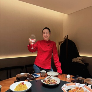 2026早春网红新款新中式上衣女国风复古缎面提花盘扣立领显瘦衬衫