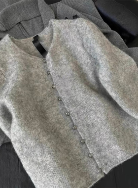 大牌衣服捡漏尾货清仓高级感灰色软糯毛衣外套女法式温柔针织开衫