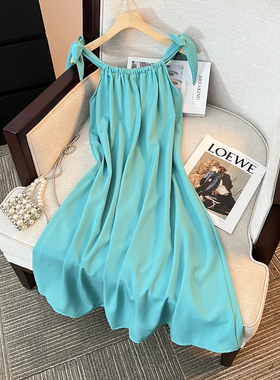 捡漏法式甜美温柔风小个子宽松湖蓝色系带连衣裙女度假风吊带长裙