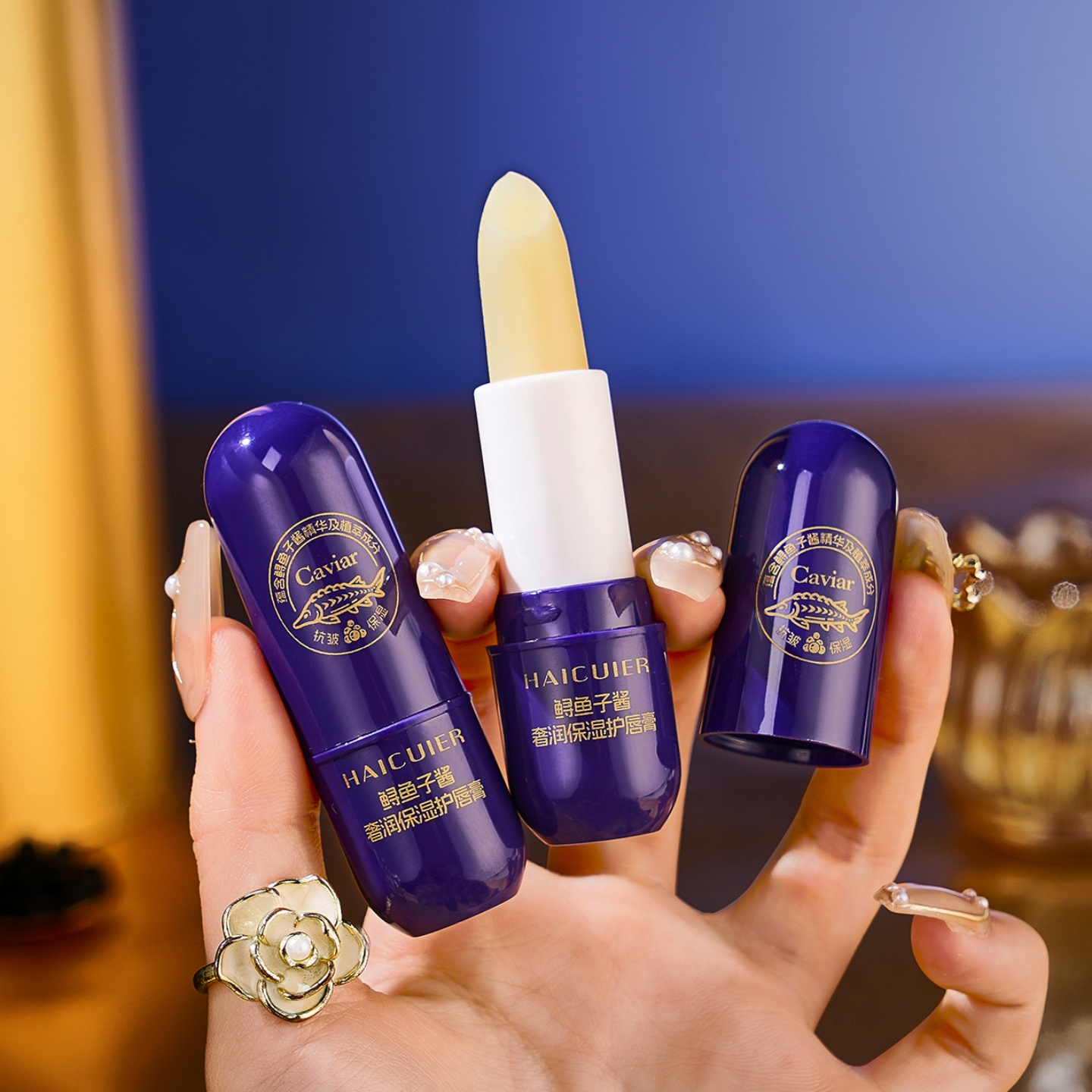 鲟鱼子酱保湿润唇膏深层滋养修护