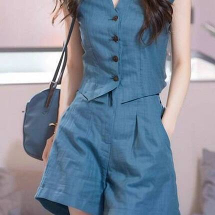 今年流行亚麻套装2025新款女夏季高级感超好看棉麻上衣短裤两件套