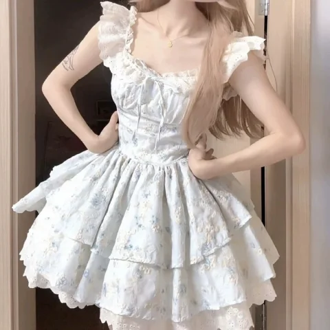 樱织花翎小飞袖碎花连衣裙