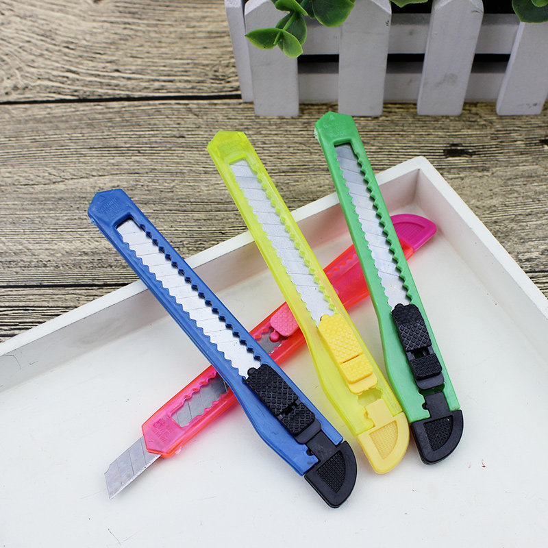 小号美工刀开箱器手工刀彩色壁纸刀裁纸刀割纸刀切纸刀拆箱刀子
