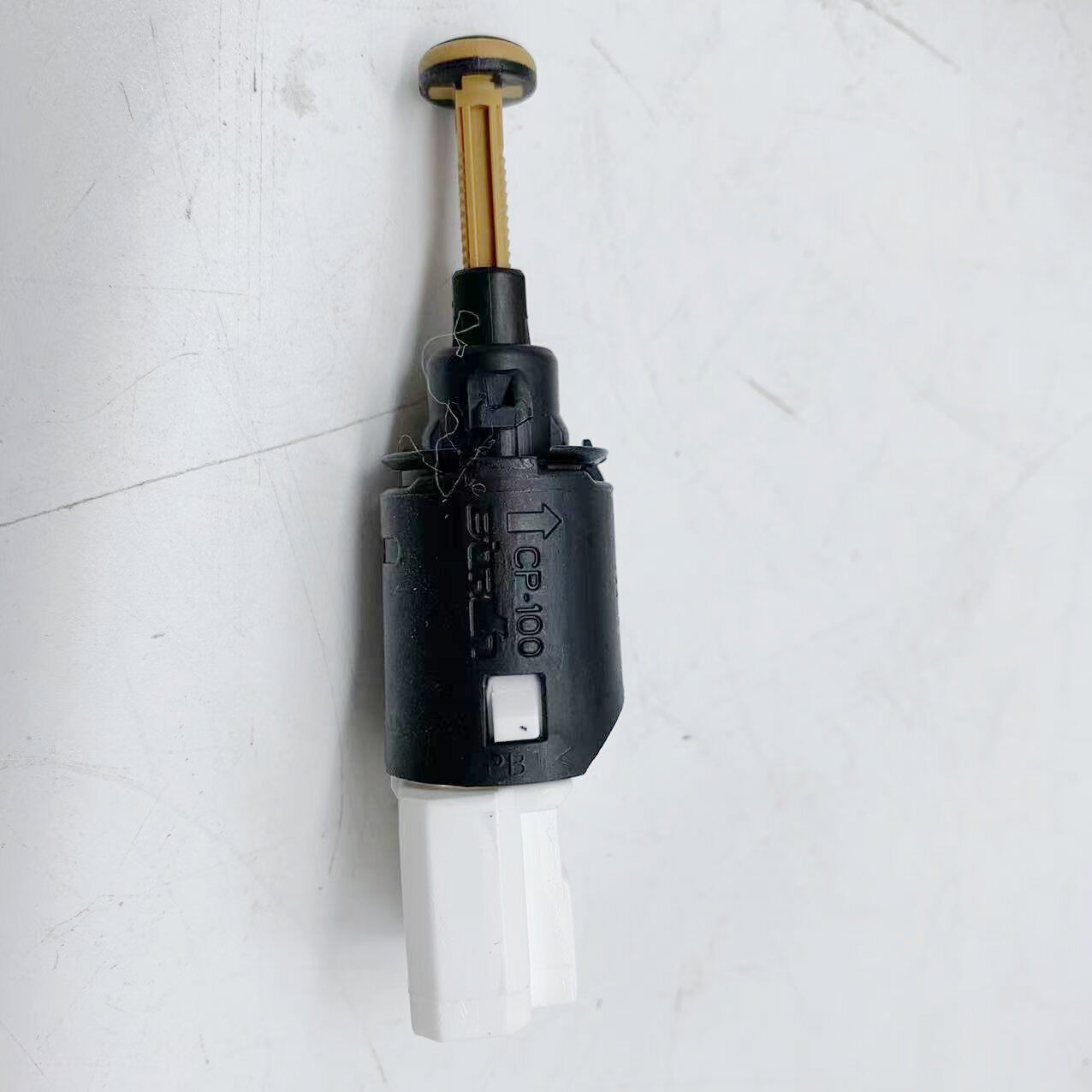 适用于风神ax7a60ax3a30s30h30刹车灯开关原厂全新备件