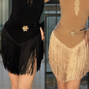 傲睨舞服新款拉丁舞服流苏半身裙带底裤国标舞百搭不规则裙摆Q102