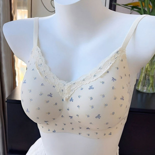 蕾丝碎花内衣女小胸聚拢无钢圈舒适透气收副乳防下垂学生甜美文胸