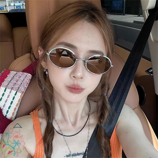 老钱风椭圆圆脸墨镜女Y2K高级感凹造型时髦复古防紫外线太阳眼镜