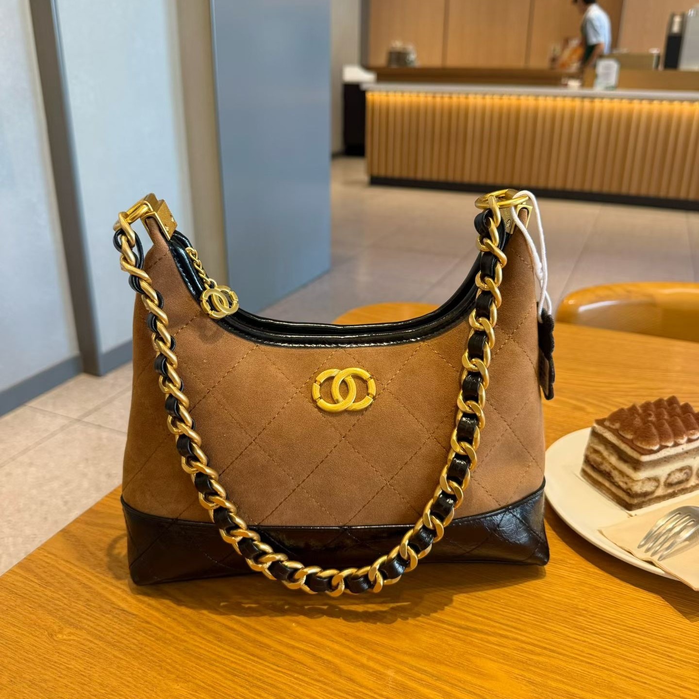 小香风菱格链条包秋冬磨砂皮撞色斜挎女包时尚单肩腋下包中古包