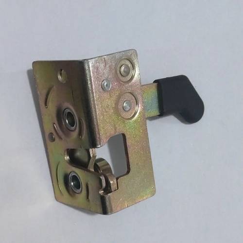 新源/胶轮式挖掘机车门锁体车门锁块固定锁块