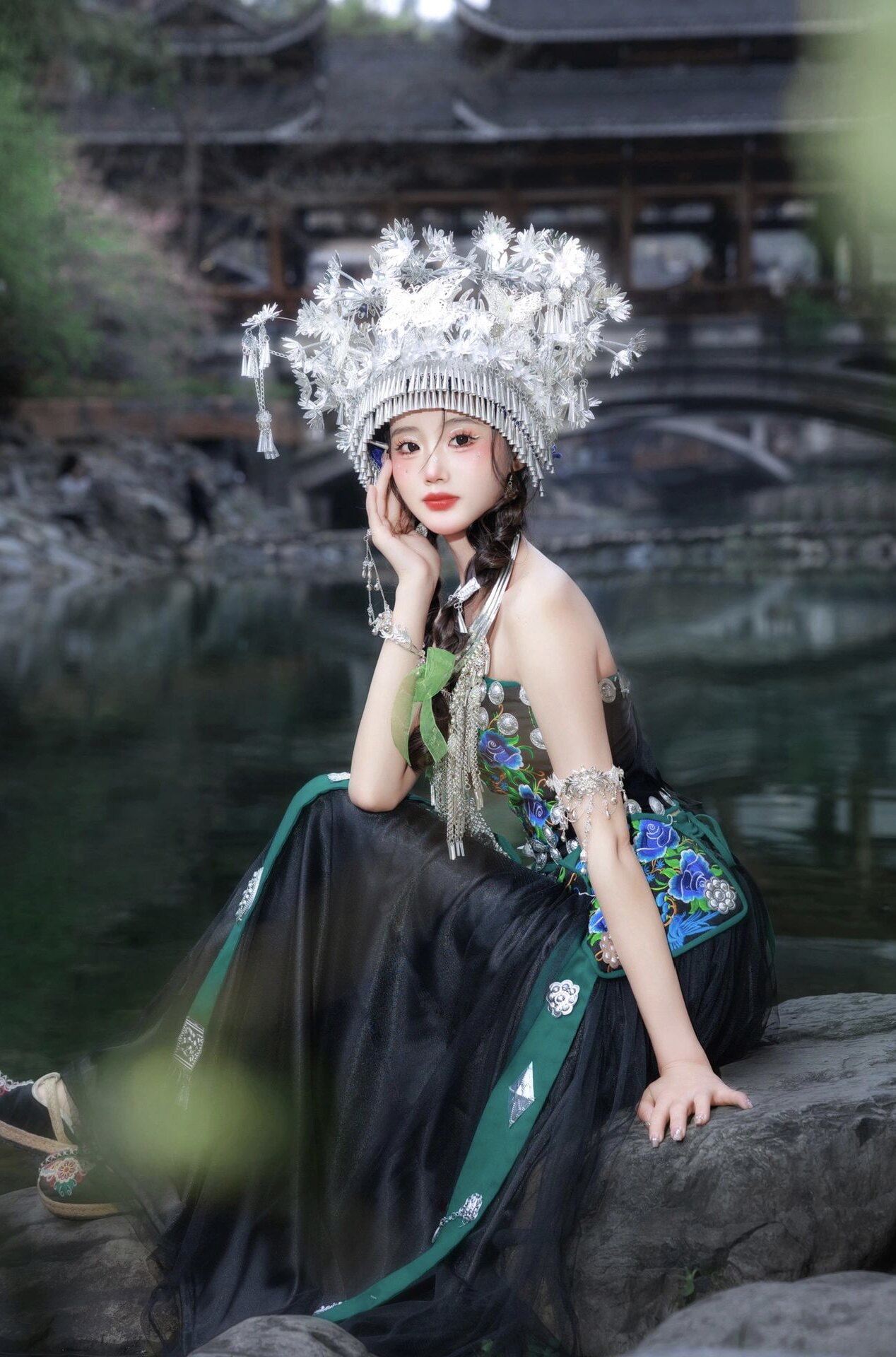 云南哈尼族服装苗家少数民族女走秀舞台装摄影旅拍闺蜜装爆款新