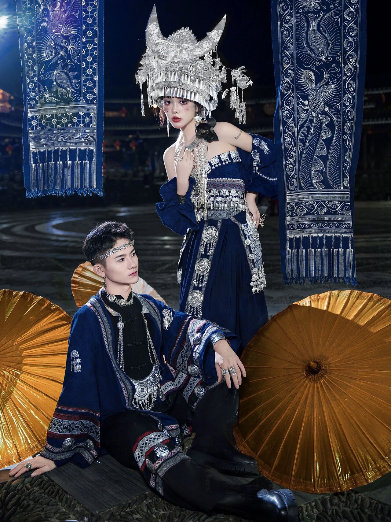 苗疆少女土家族苗寨蓝色情侣苗族写真少数民族服饰舞蹈演出旅拍新