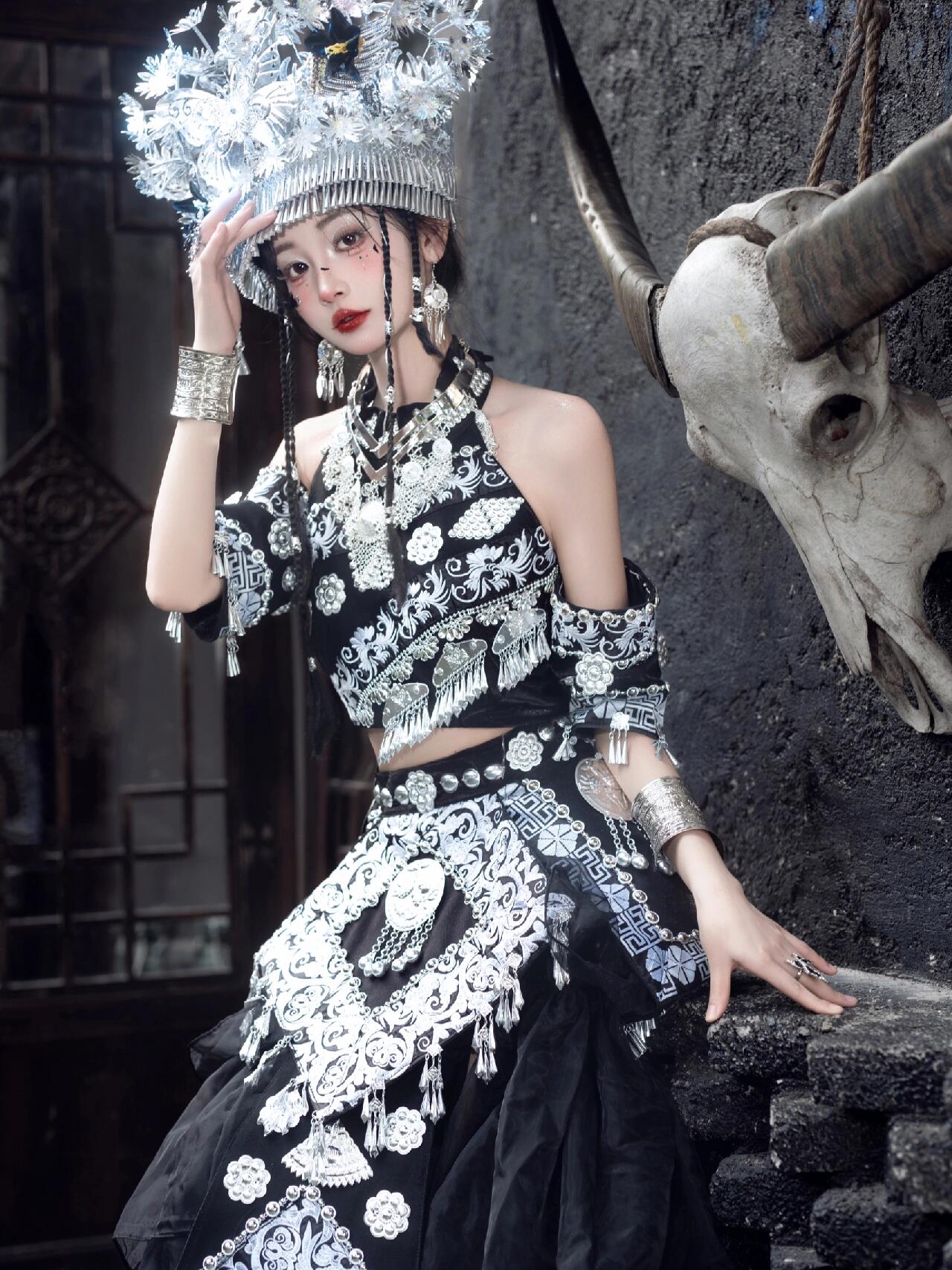 苗疆少女服装女斜肩苗族服装女土家族婚纱民族风写真旅拍摄影服饰