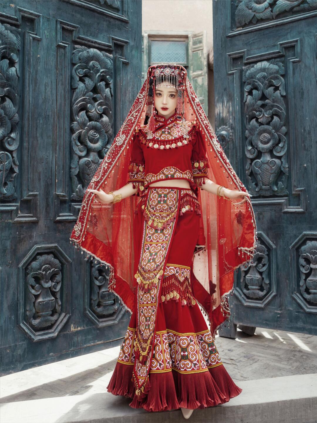 土家族服装女红色婚服盛装苗族服装重工刺绣苗疆少女高端旅拍服新