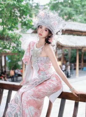 苗疆少女粉色爆款超仙抹胸苗族服装女扎染少数民族旅拍演出服装心