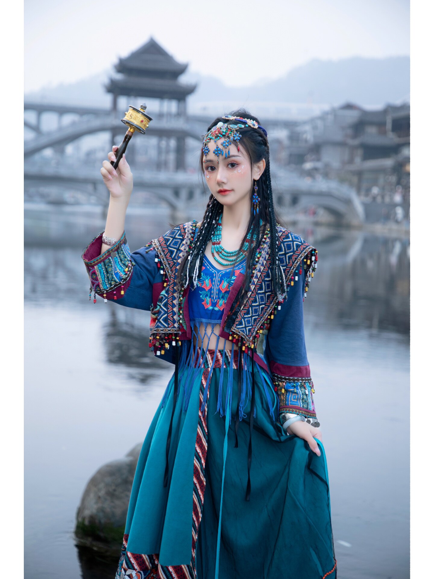 新款苗疆少女服饰异域风情古风民族风凤凰旅拍网红服装杨超越同款