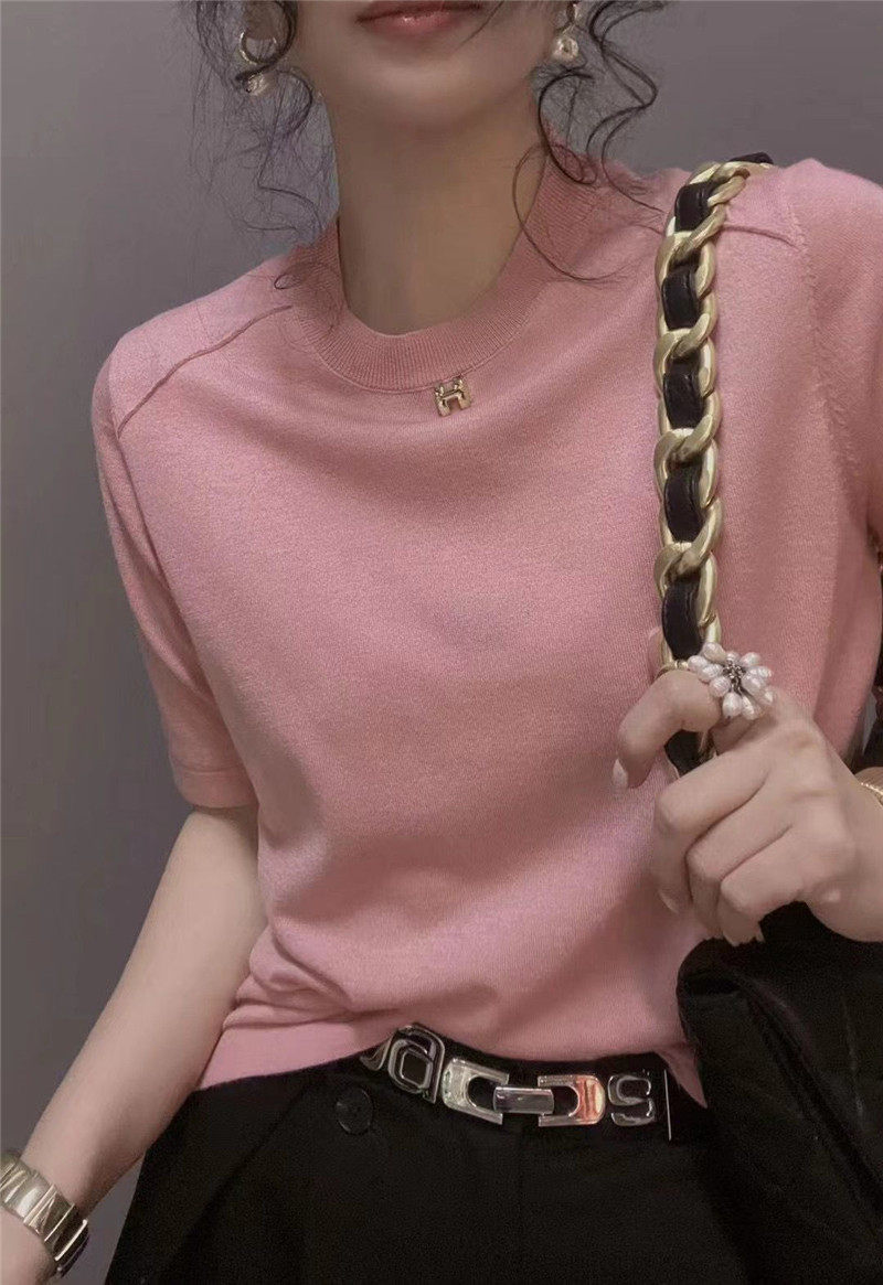 衣唯硕秋季圆领羊毛针织打底衫女