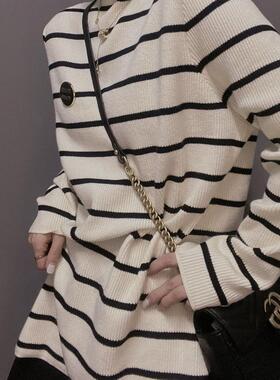 衣唯硕28005新款秋冬洋气内搭长袖条纹针织衫打底衫中长款上衣女