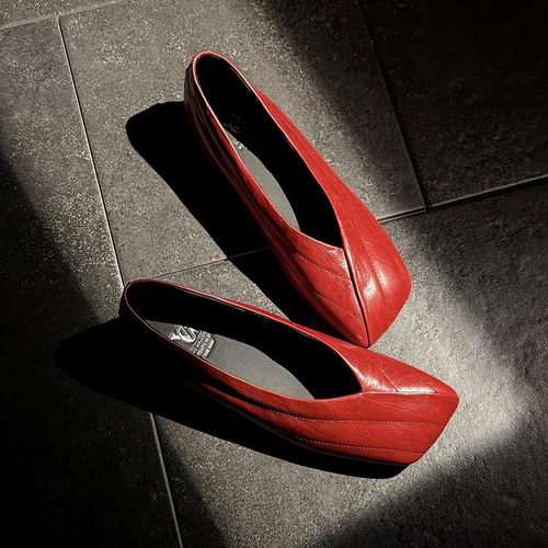 简约风真皮方头浅口单鞋女内增高红色通勤百搭气质女鞋纯色糖果色