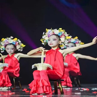 簪花入梦舞蹈演出服古典舞花篮道具凳子女童新款港风群舞表演服