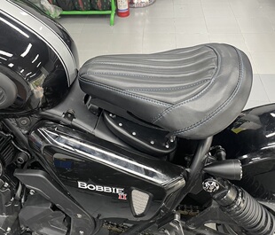 长江400 700bobbie改装隐藏式折叠坐垫 单座改双座套件 折叠座椅