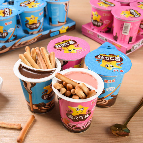 星球杯儿童休闲长条桶装手指饼干