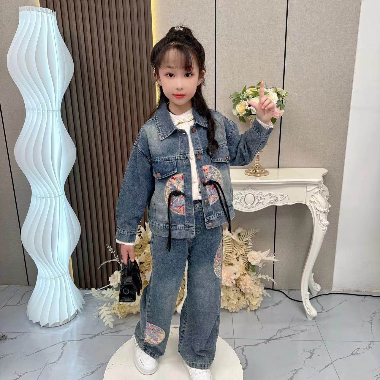 女童牛仔套装春季2025新款中国风外套新中式刺绣盘扣牛仔两件套潮