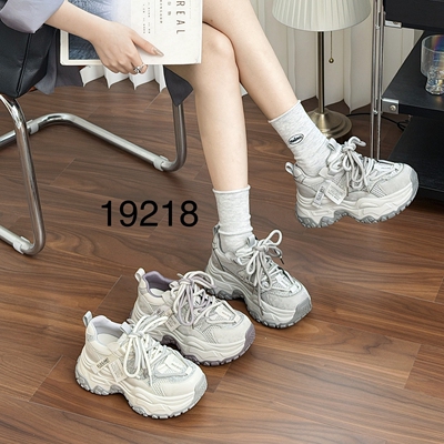 她菲娅2026春欧货新款真皮老爹鞋女厚底百搭轻便运动休闲鞋19218