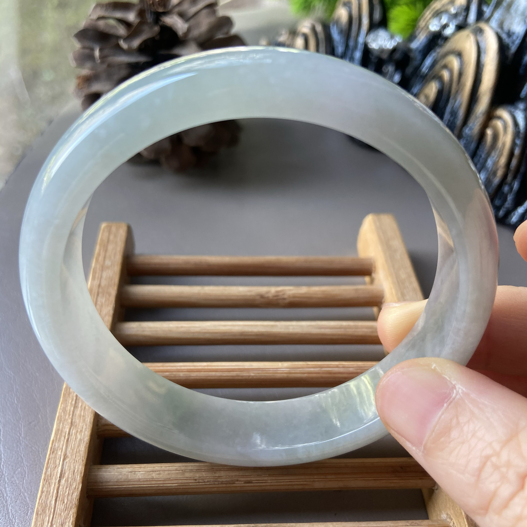 天然缅甸翡翠手镯63特大号冰种紫罗兰玉镯子老坑a货0186带证书